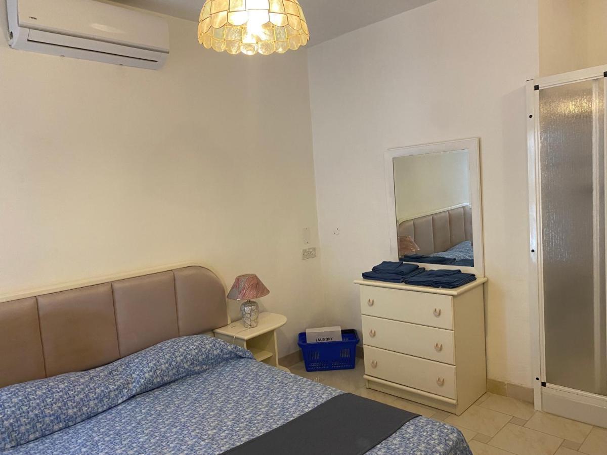 Sea Front Apartment At Mellieha Bay, Malta! Exterior foto